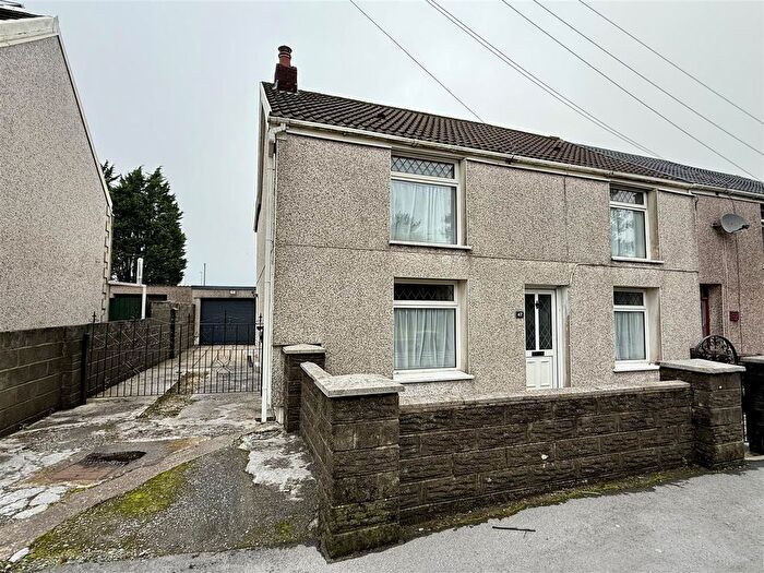 3 Bedroom Semi-Detached House For Sale In Llandeilo Road, Cross Hands, Llanelli, SA14