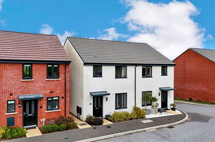 3 Bedroom Semi-detached House For Sale In Mallow Place, Newton Abbot, TQ12