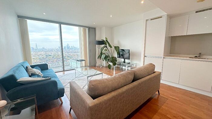 1 Bedroom Flat To Rent In The Landmark East Tower, Marsh Wall, Canary Wharf, London, E14