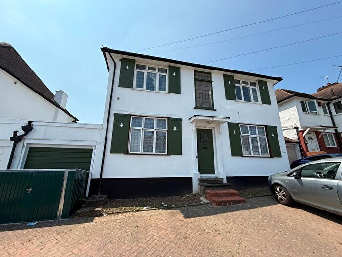 2 Bedroom Flat To Rent In Uxendon Crescent, Wembley, HA9