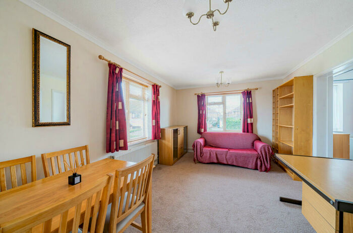 1 Bedroom Apartment To Rent In Leaway, Beech Tree Drive, Badshot Lea, Farnham, GU9