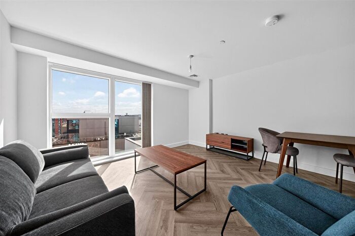 1 Bedroom Flat To Rent In Chapmans Yard, Upper Gough Street, Birmingham, B1