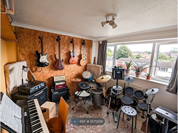 4 Bedroom Semi-Detached House To Rent In Sandford Close, Wivenhoe, Colchester, CO7