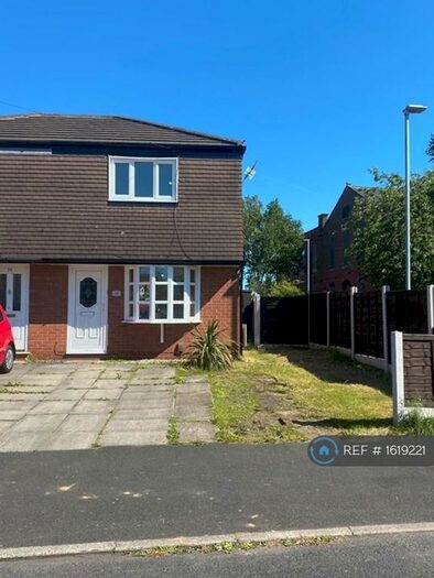 2 Bedroom Semi-Detached House To Rent In High Street, Droylsden, Manchester, M43