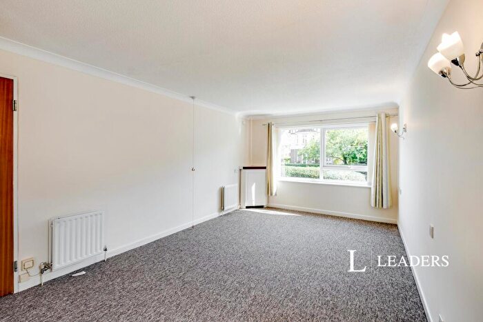 1 Bedroom Flat To Rent In Highcliffe, Christchurch, BH23