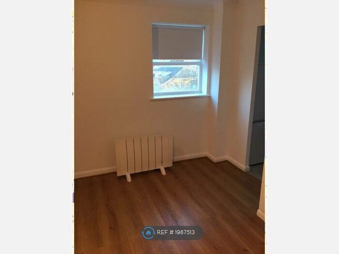 Studio To Rent In Taylor Court, London, SE20