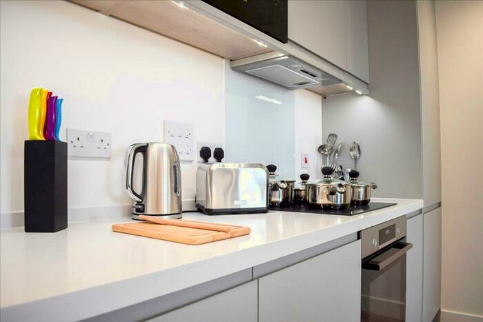 1 Bedroom Flat To Rent In Carlton House, New London Road, Chelmsford, Essex, CM2