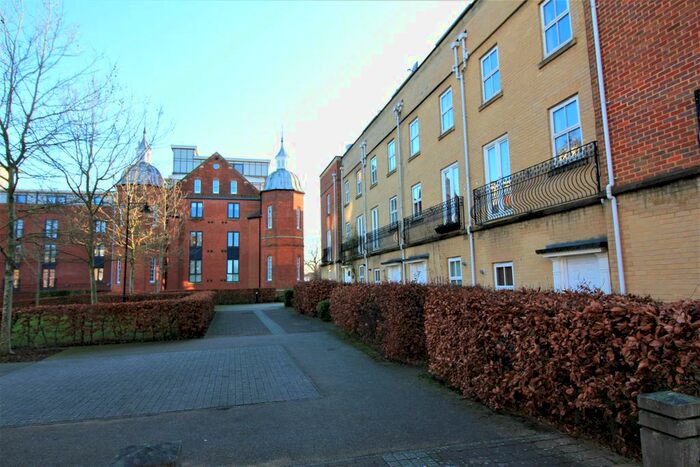 5 Bedroom Town House To Rent In Phillipa Flowerday Plain, Norwich, NR2