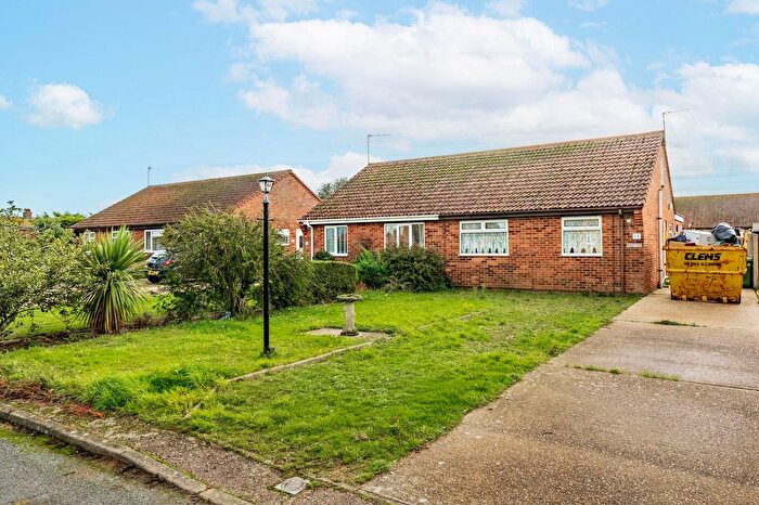 3 Bedroom Semi Detached Bungalow For Sale In Waterland Close, Caister-On-Sea, NR30