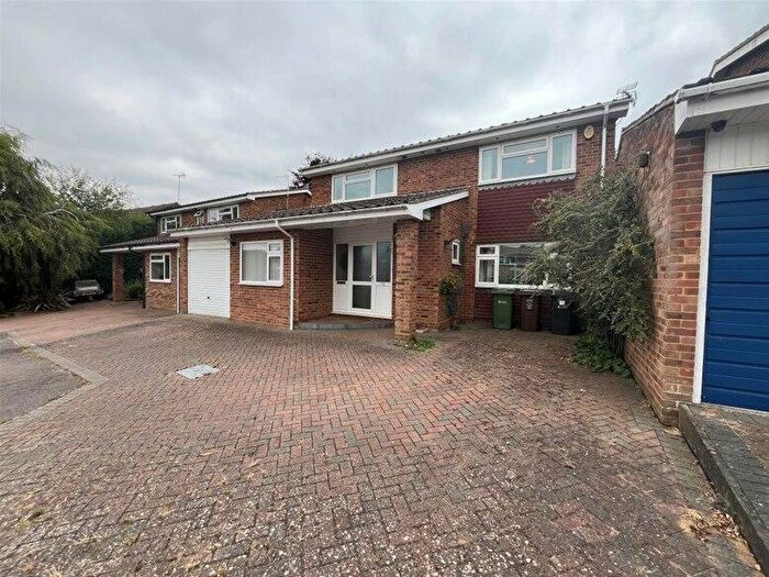 4 Bedroom House To Rent In Tuffnells Way, Harpenden, AL5