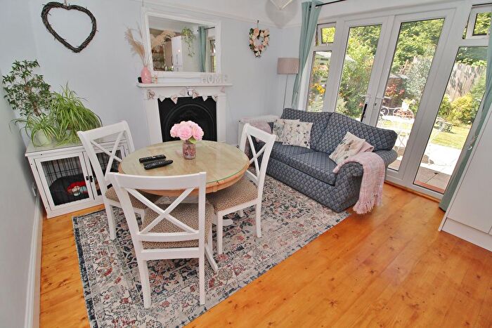 2 Bedroom Detached Bungalow For Sale In Chestnut Avenue, Bedhampton, Havant, PO9