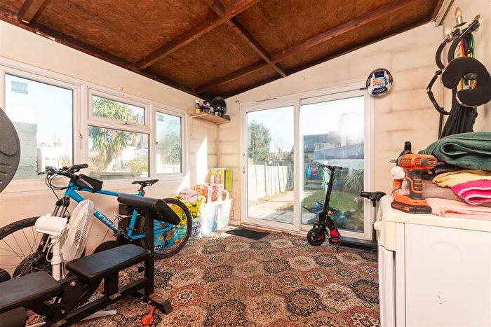 3 Bedroom Terraced House For Sale In Beresford Road, Gillingham, Kent, ME7