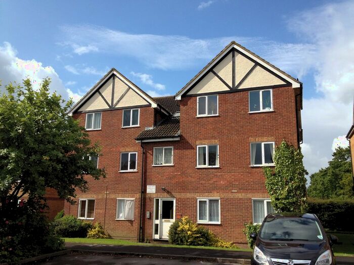 1 Bedroom Flat To Rent In Common Road, Langley, Slough, SL3