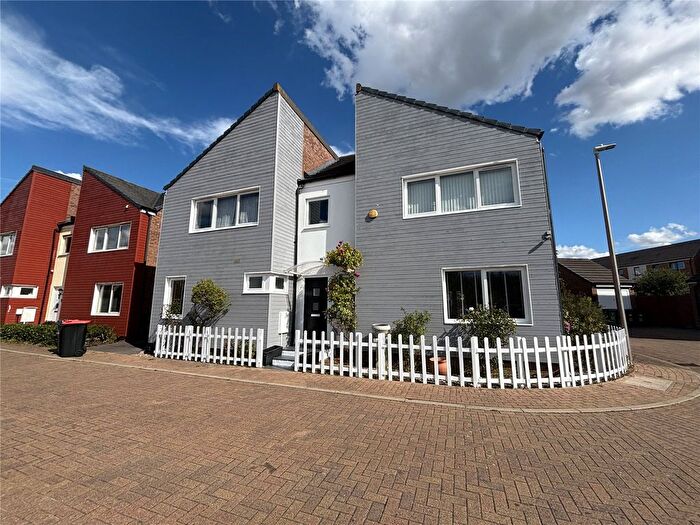 4 Bedroom Detached House For Sale In Southwold Crescent, Broughton, Milton Keynes, Buckinghamshire, MK10
