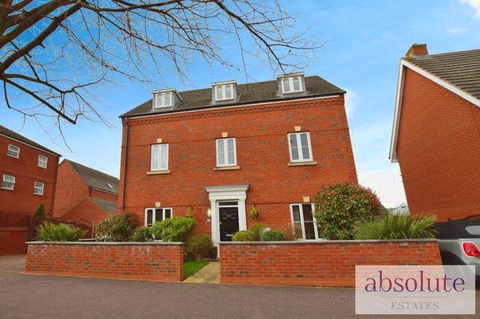 5 Bedroom Detached House For Sale In Ashmead Road, Woodlands Park, Bedford, MK41