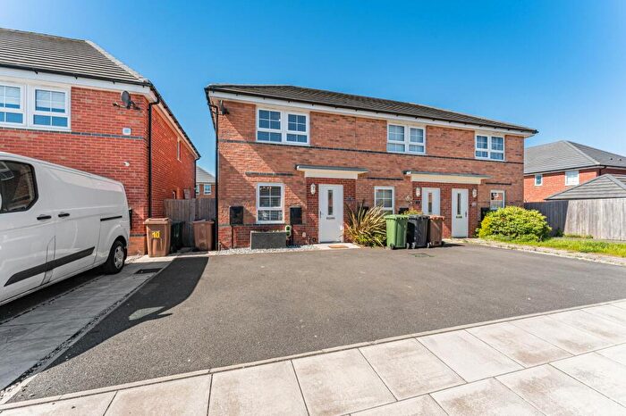 2 Bedroom End Of Terrace House For Sale In Sundial Close, Thornton, L23
