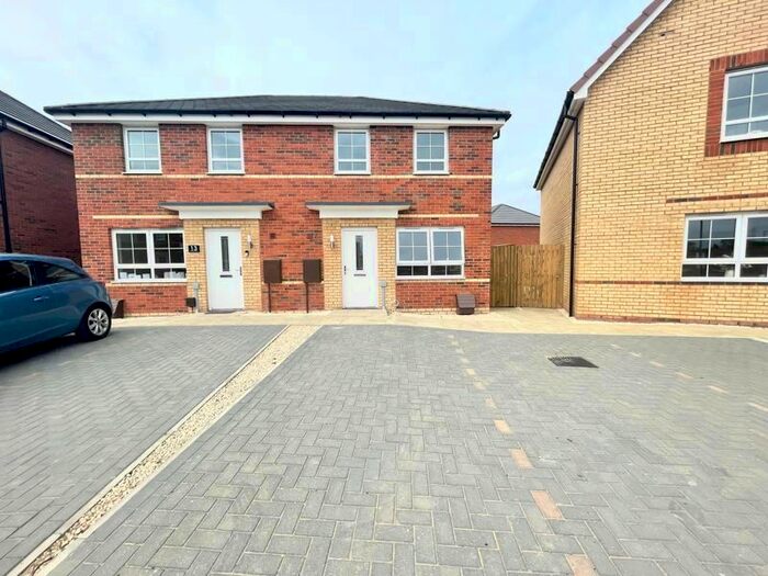 3 Bedroom Semi-Detached House To Rent In Wellington Avenue, New Waltham, Grimsby, DN36