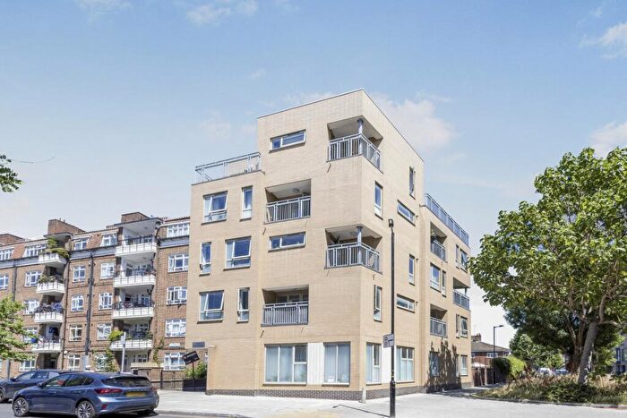 2 Bedroom Flat To Rent In Westmoreland Road London, SE17