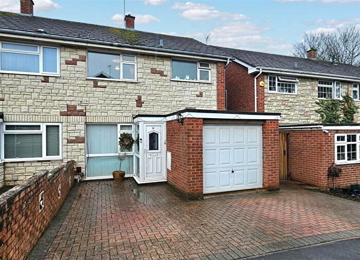 3 Bedroom Semi Detached House For Sale In Cheyney Close, Gloucester, GL4