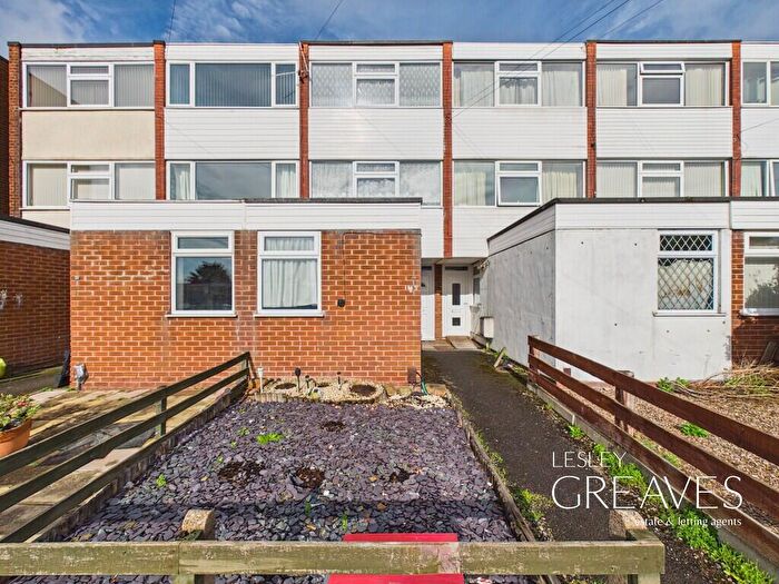 3 Bedroom Semi-Detached House For Sale In St. Michaels Avenue, Gedling, Nottingham, NG4