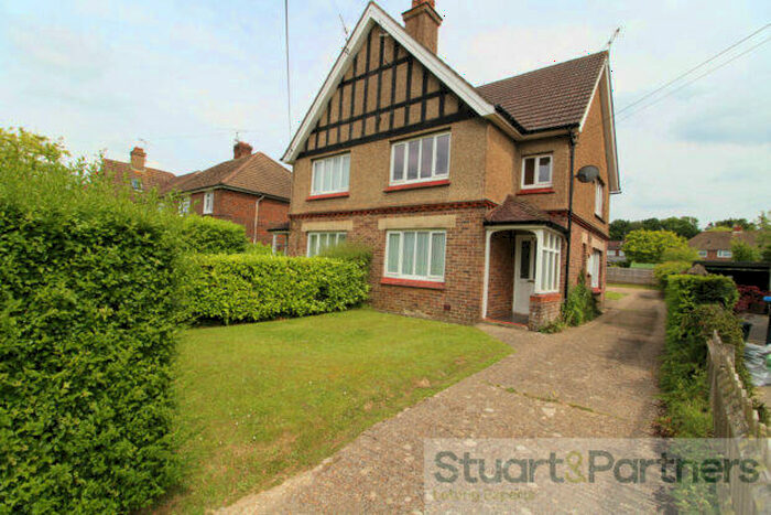 1 Bedroom Flat To Rent In Eastern Road, Haywards Heath, RH16