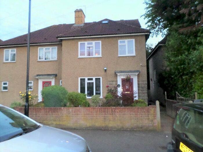 4 Bedroom Semi-Detached House To Rent In Winslow Way, Hanworth, Feltham, TW13