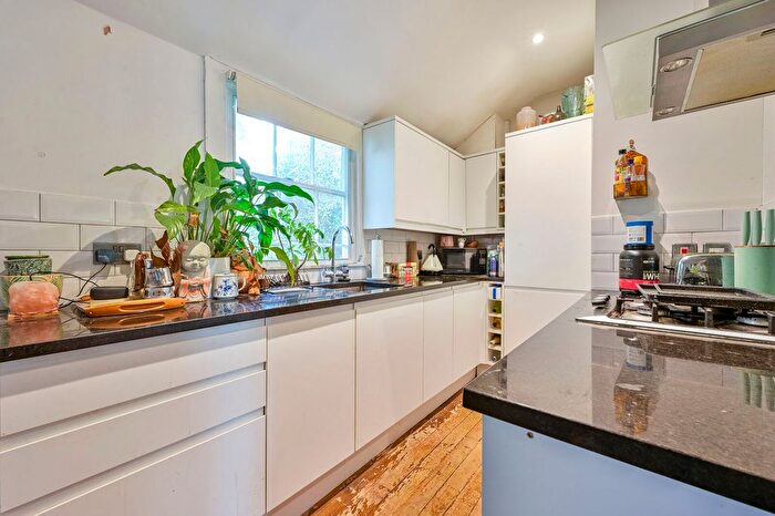 2 Bedroom Flat For Sale In West Hill, London, West Hill, London, SW18