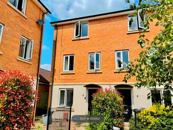 4 Bedroom Semi-Detached House To Rent In Farrow Avenue, Hampton Vale, Peterborough, PE7