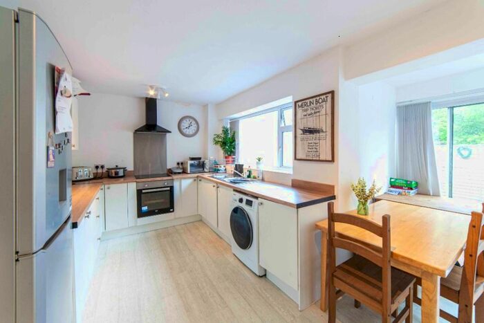 3 Bedroom Town House To Rent In Medlock Way, Lees, Oldham, OL4