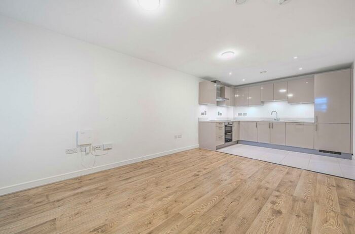 1 Bedroom Apartment To Rent In Peach Street, Wokingham, Berkshire, RG40