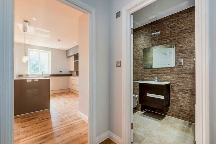 2 Bedroom Flat To Rent In East Dulwich Grove London, SE22