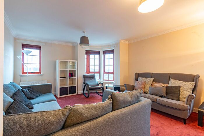 3 Bedroom Flat To Rent In Orchard Brae Avenue, Edinburgh, EH4