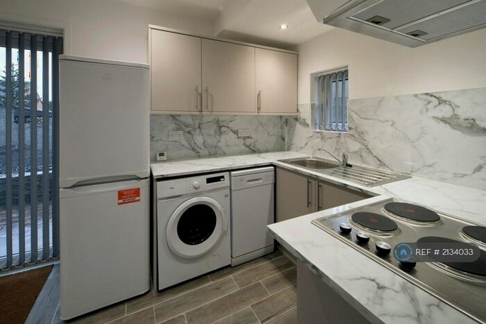 4 Bedroom Semi-Detached House To Rent In Marshfield Road, Bristol, BS16