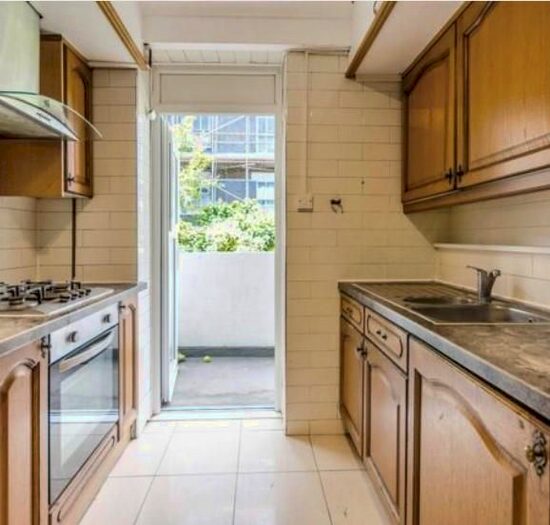 3 Bedroom Flat To Rent In Hendre Road, London SE1