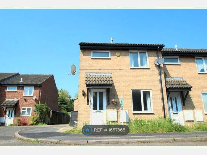 4 Bedroom End Of Terrace House To Rent In Pinels Way, High Wycombe, HP11