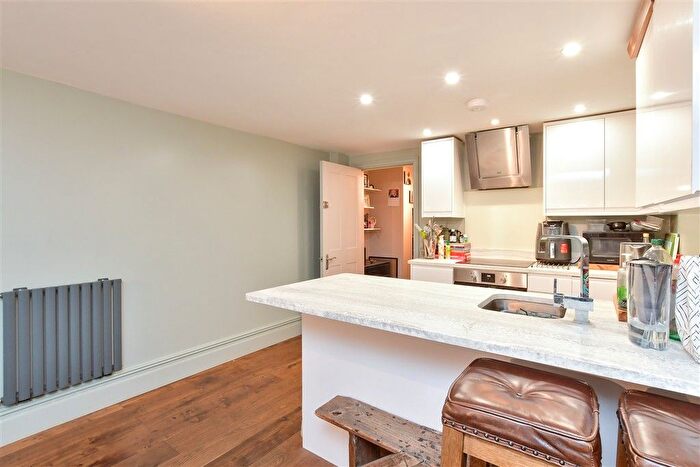 2 Bedroom Flat For Sale In Old Steine, Brighton, East Sussex, BN1