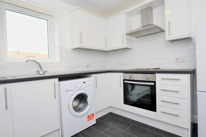 2 Bedroom Flat To Rent In Sandown, Whitley Bay, NE25