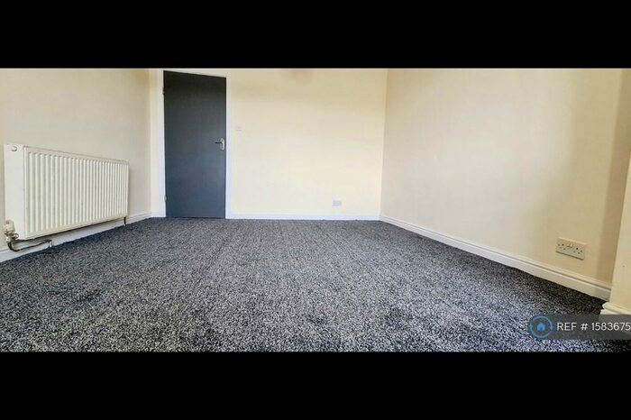 4 Bedroom Terraced House To Rent In Spring Place, Bradford, BD7