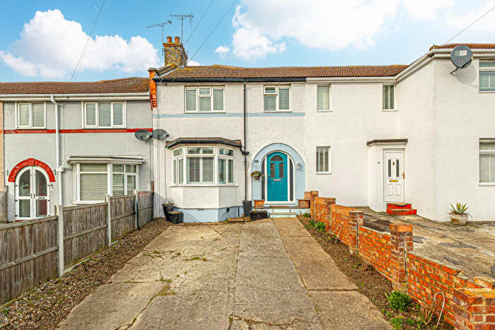 3 Bedroom Terraced House For Sale In Manchester Drive, Leigh-on-sea, SS9
