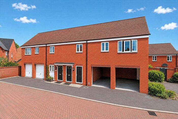 1 Bedroom Coach House For Sale In Perrine Close, Aylesbury, HP18