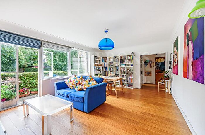 2 Bedroom Flat For Sale In Willesden Lane, NW6