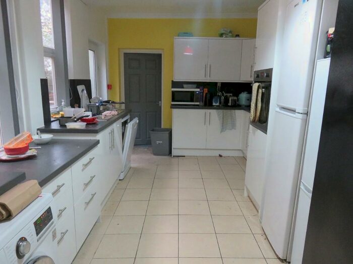 6 Bedroom Semi-Detached House To Rent In Faraday Road, Nottingham, NG7