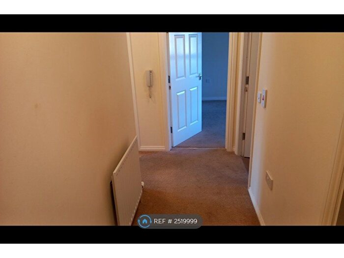 1 Bedroom Flat To Rent In Rowan Wynd, Paisley, PA2
