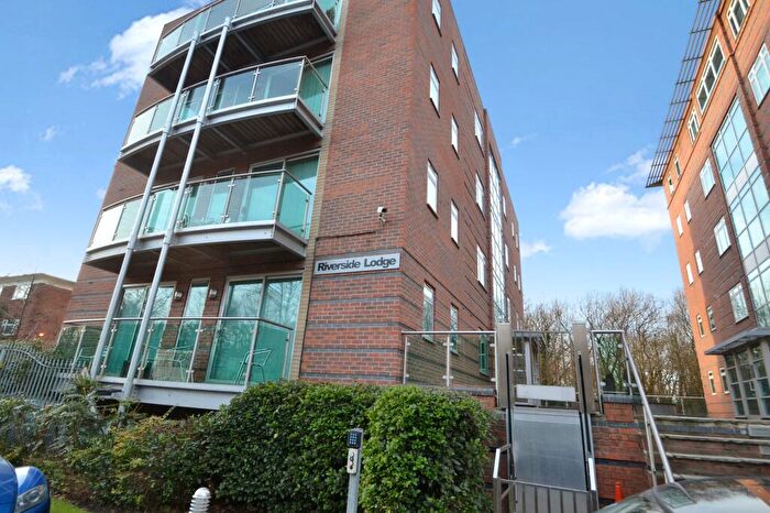 2 Bedroom Apartment To Rent In Palatine Road, Riverside Lodge, M20