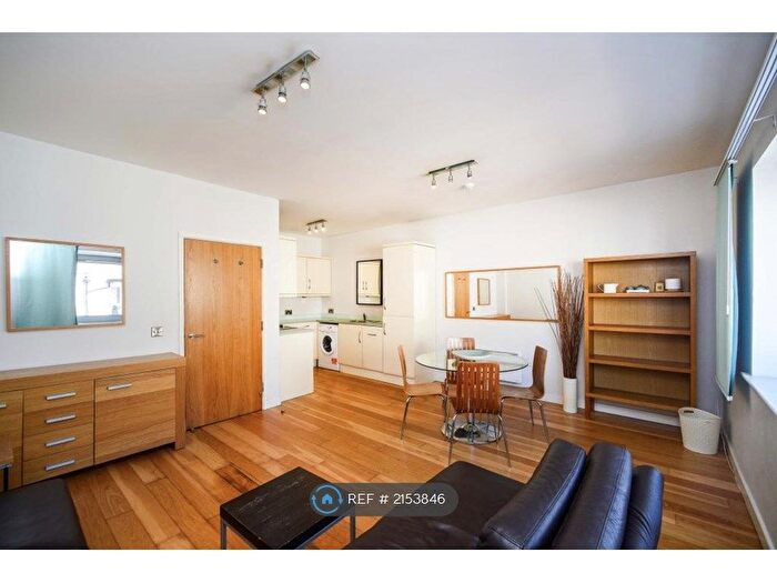 2 Bedroom Maisonette To Rent In Queens Road, Brighton, BN1