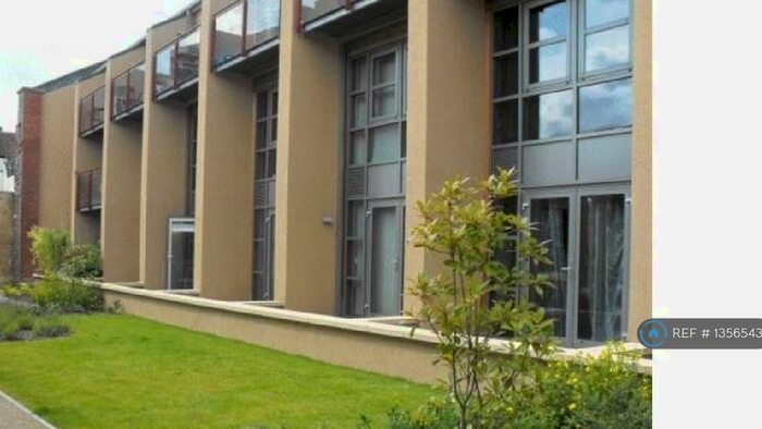 1 Bedroom Flat To Rent In The Refinery, Bristol, BS2