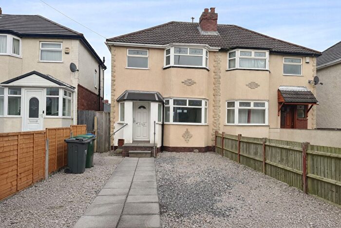 3 Bedroom Semi-detached House To Rent In Dudley Road East, Oldbury, B69