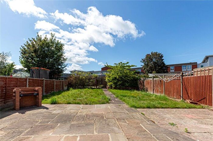 4 Bedroom House To Rent In Rodney Crescent, Bristol, BS34