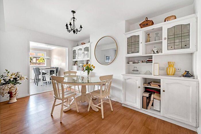 3 Bedroom Semi-detached House For Sale In Beechmount Avenue, Hanwell, London, W7