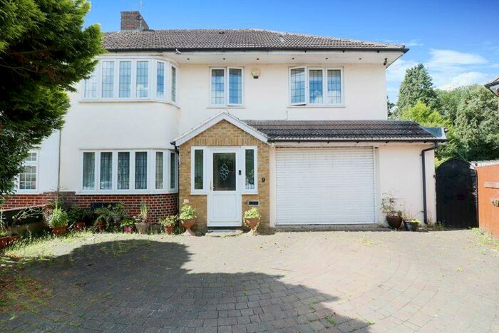 6 Bedroom Semi-Detached House To Rent In Castleview Catchment, SL3